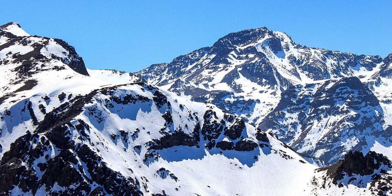 突破带宽瓶颈：深度解析400G/800G高速以太网技术，揭秘数据中心光互联的挑战与解决方案